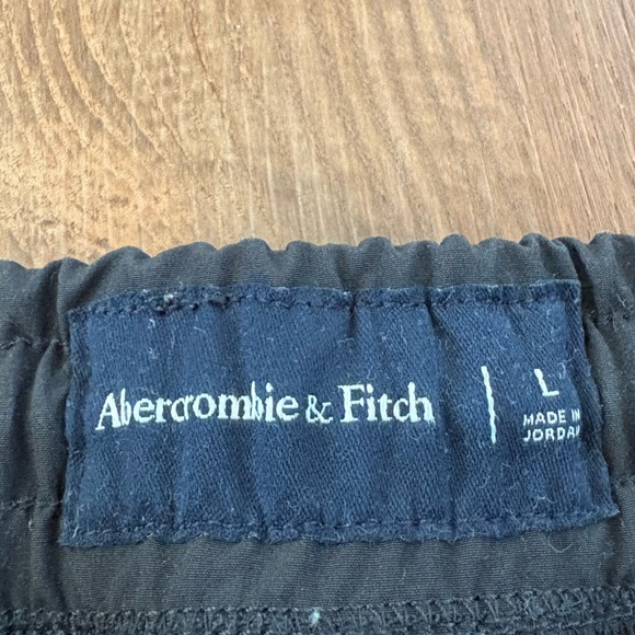 Abercrombie & Fitch Men’s Black Tech Stretch Jogger Pants - Picture 3 of 4
